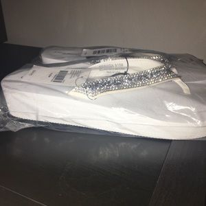 Lane Bryant Shoes - NWT Lane Bryant flip flops size 9/10W Lane Bryant Shoes - NWT Lane Bryant flip flops size 9/10W